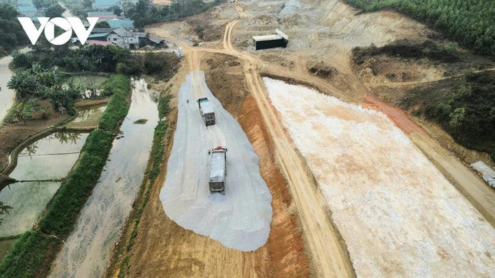 Cao tốc Tuyên Quang - Hà Giang đoạn qua huyện Yên Sơn đang tăng tốc thi công.