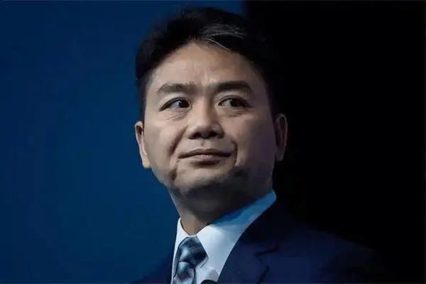 刘强东自豪宣布:京东快递小哥退休金超五千,公积金数十万!