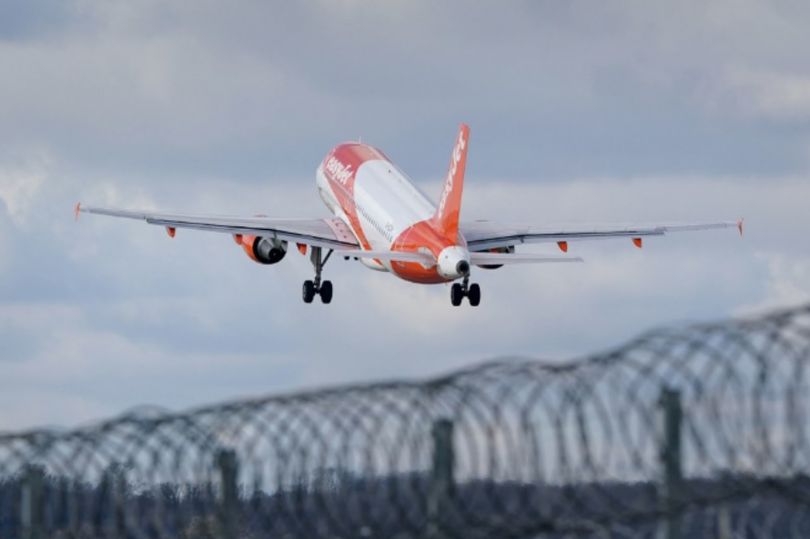 Woman dies on board easyJet flight despite passengers' desperate 50