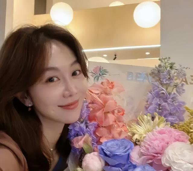 宋丹丹捧不红的干女儿，靠做饭吸粉百万，美厨娘姜妍终于被看见了