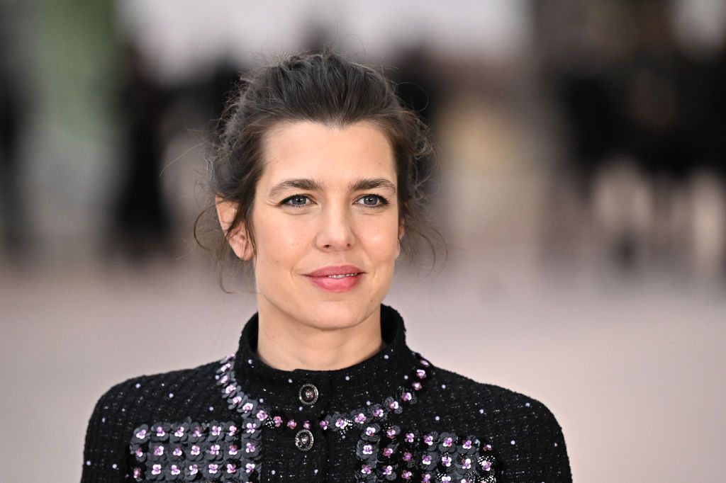 charlotte-casiraghi-news-trucco-capelli-fini