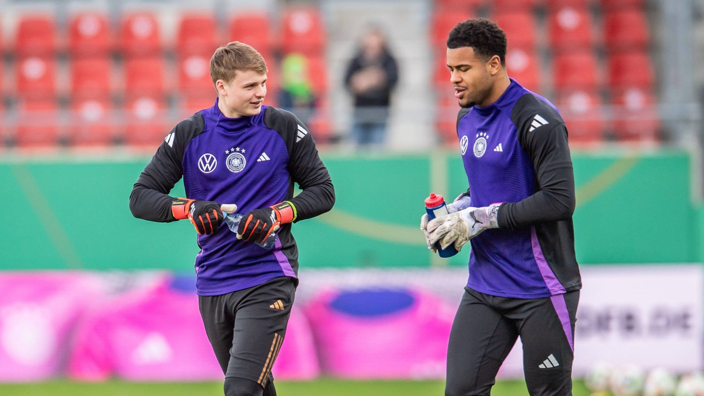 U21 Atubolu Nimmt Konkurrenzkampf Im Tor Mit Urbig Gelassen