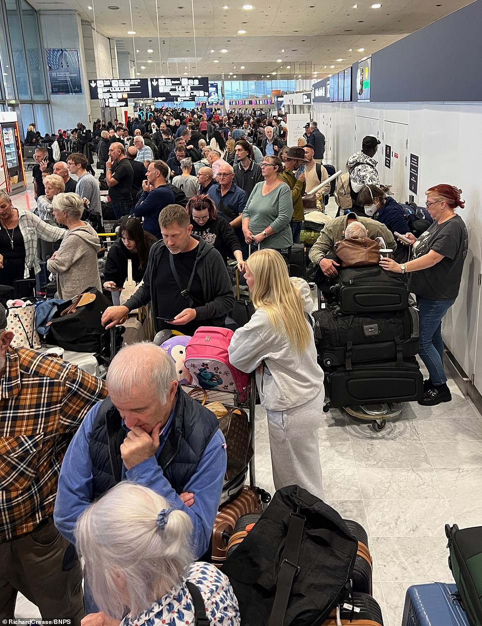 Map shows global impact of Heathrow airport inferno