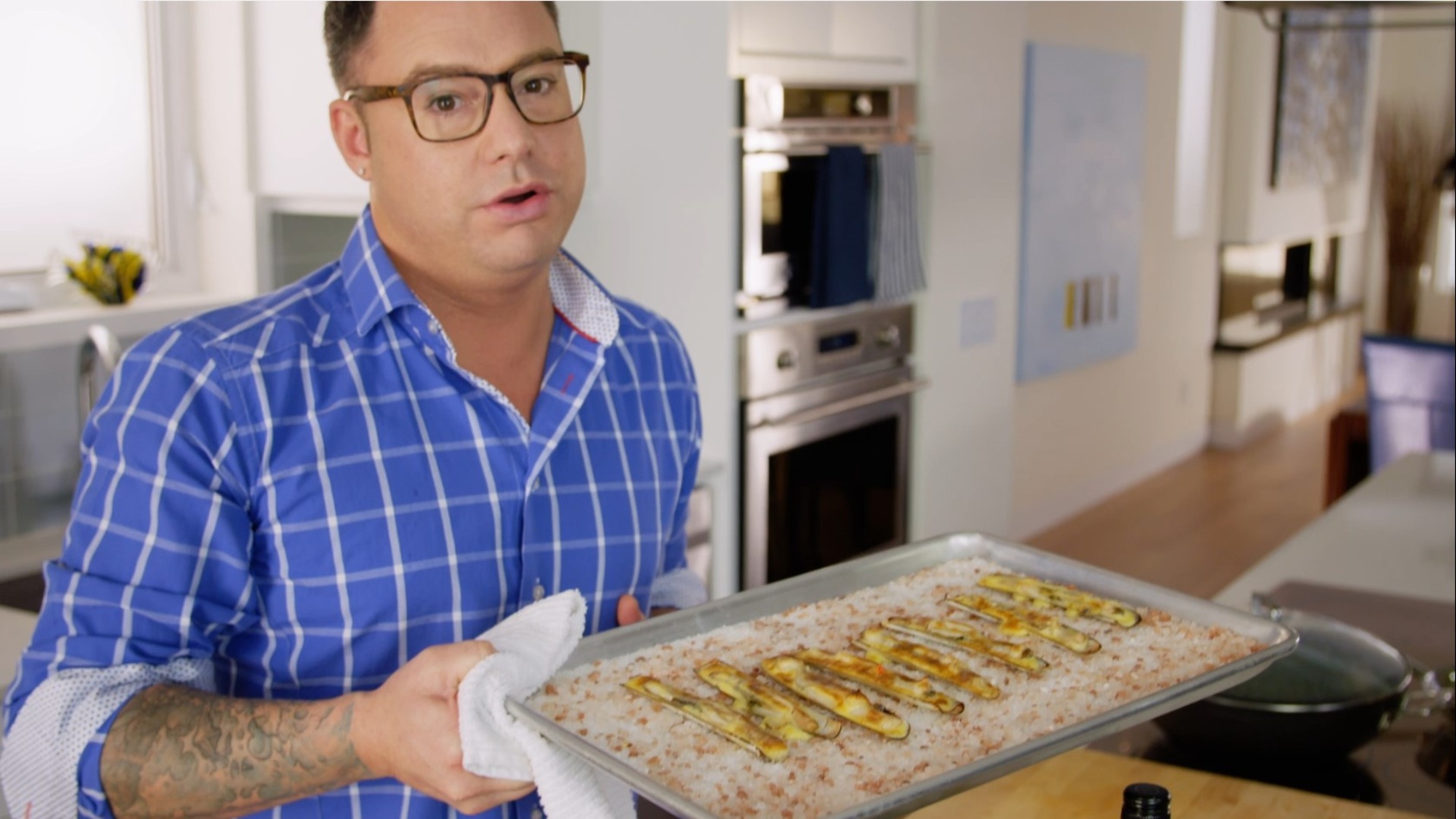 Gebratene Schwertmuscheln mit pikanter Habanero-Hollandaise