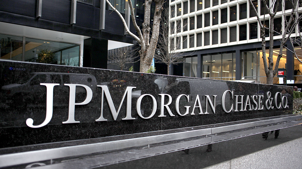Trump sues JPMorgan Chase and CEO Jamie Dimon for $5B over alleged 'political' debanking