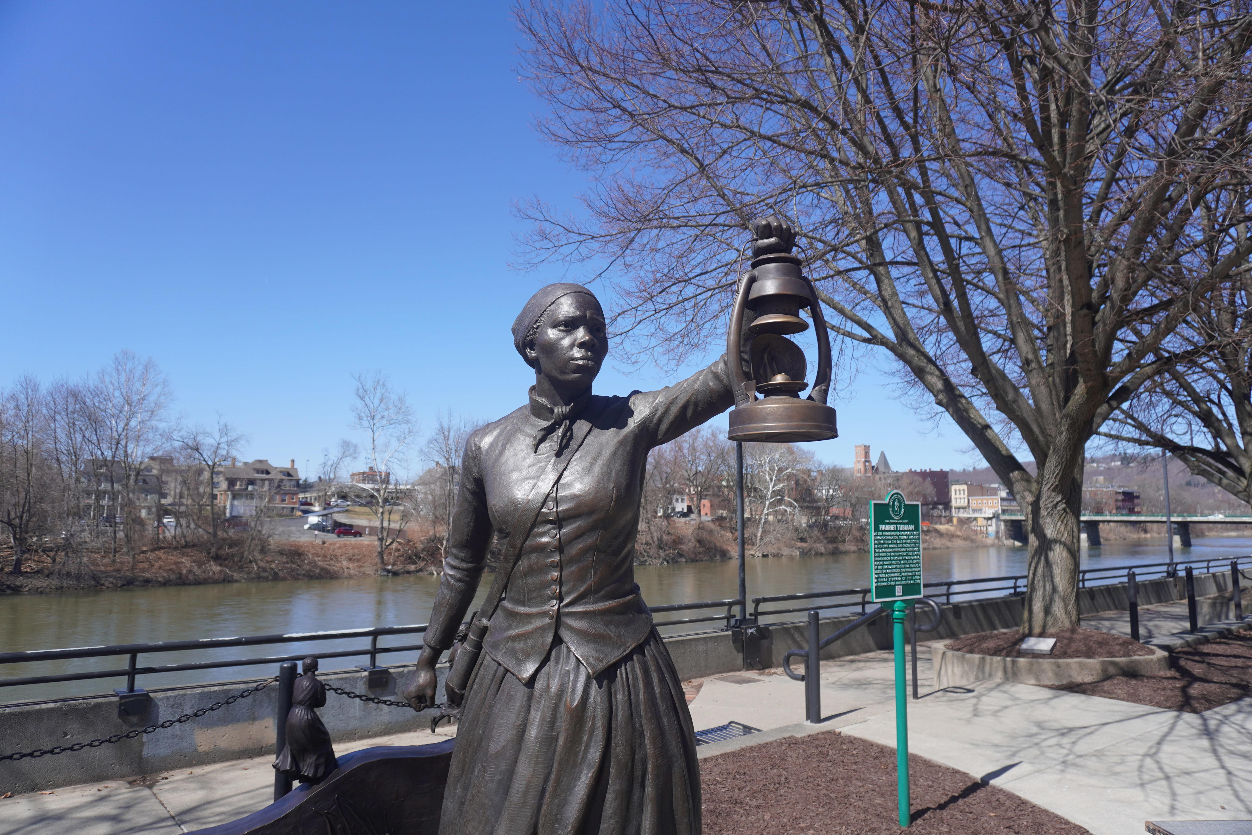 Harriet Tubman's legacy honored with new statue in downtown Binghamton(01)
