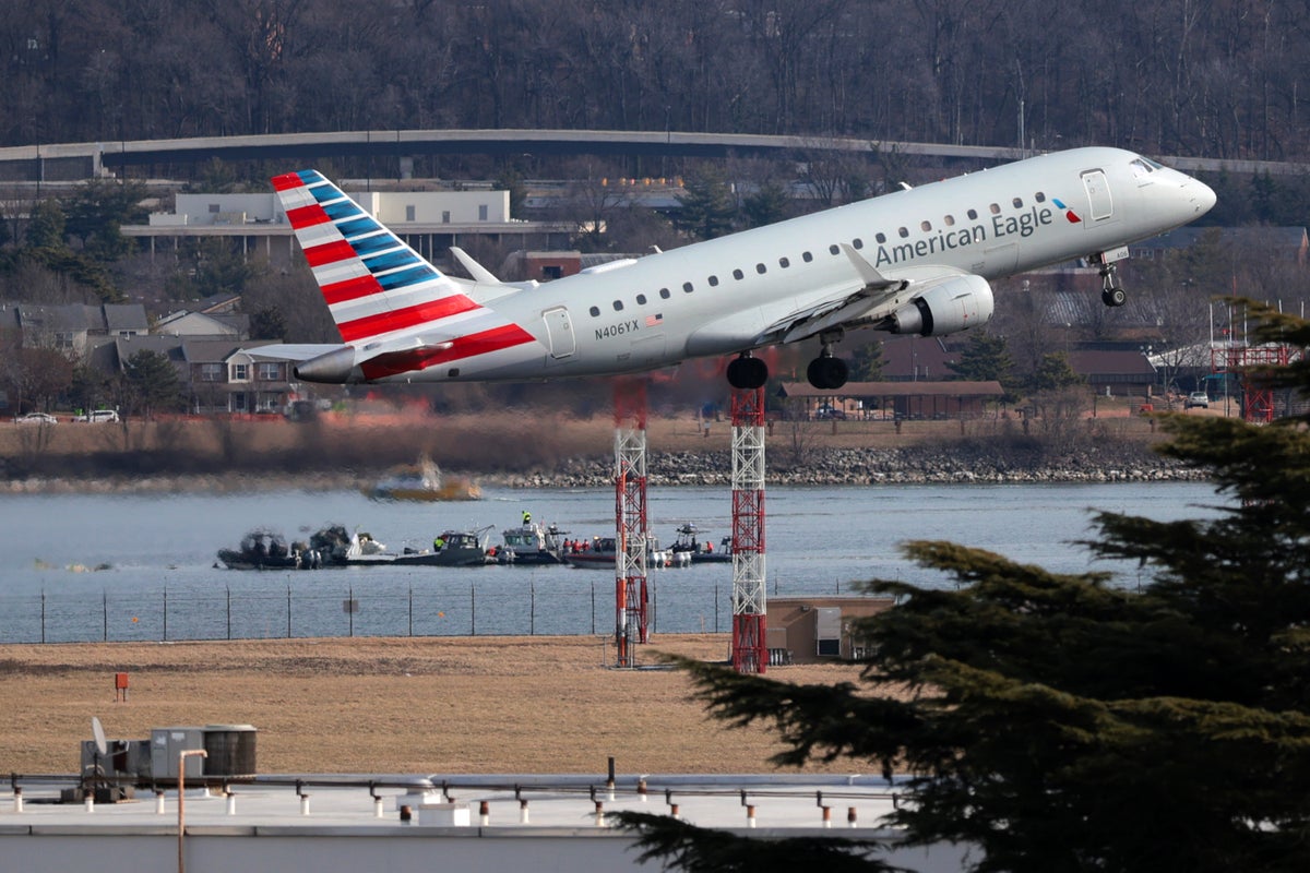 FAA ends visual separation after deadly crash
