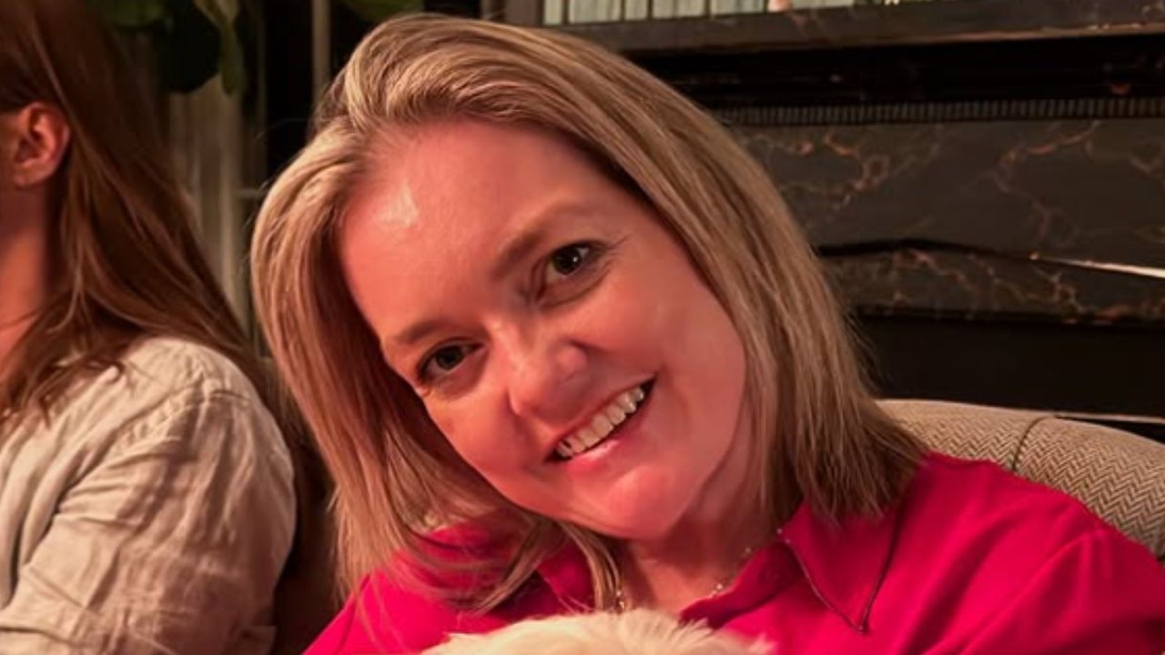 Blake LivelyJustin Baldoni Row Colleen Hoover's Strange Posts