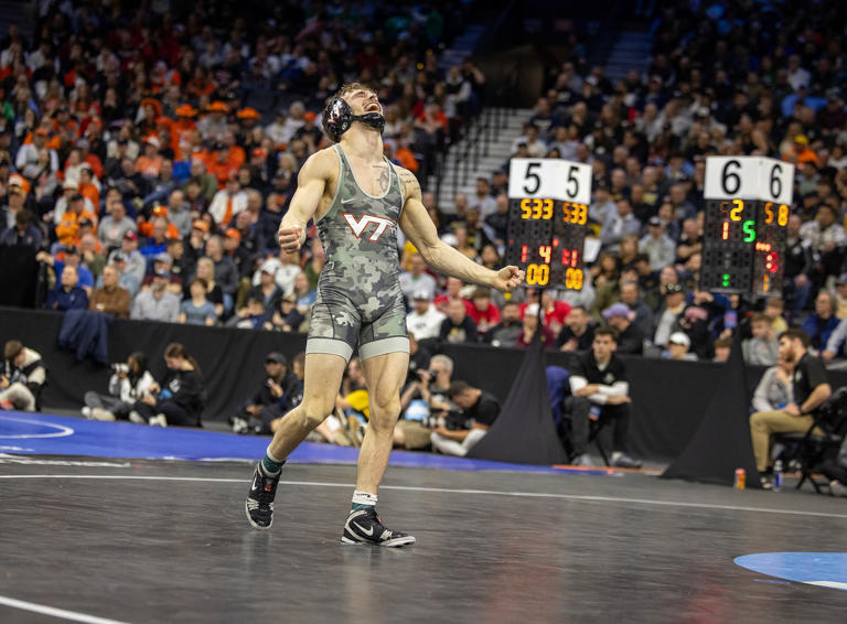 ‘Tough night’ for Rutgers wrestling ends with 0 All-Americans at 2025 ...