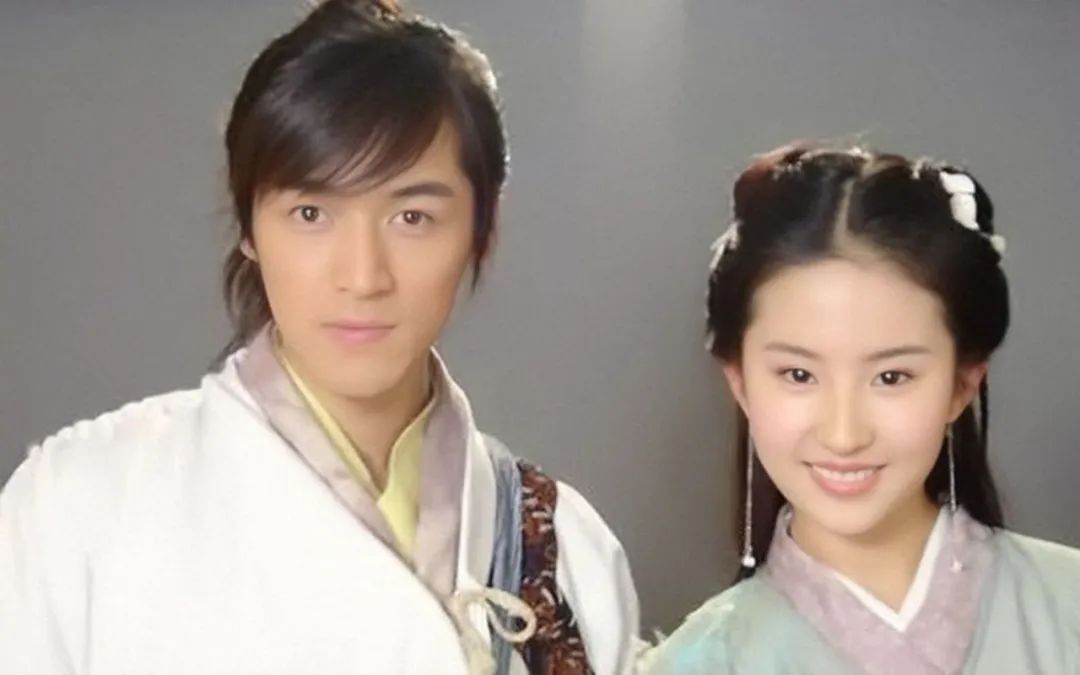 37��������ٴ��������ѣ�������ɫ��ëȹѹ�����࣬�񽱺�ǰ�����ǡ��׷�����ף��