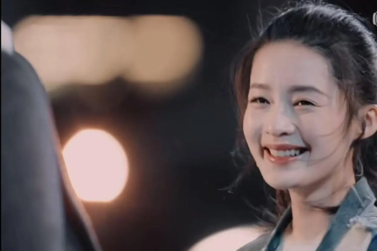 同样演“失恋”，31岁虞书欣与34岁李沁演出完全不同味道