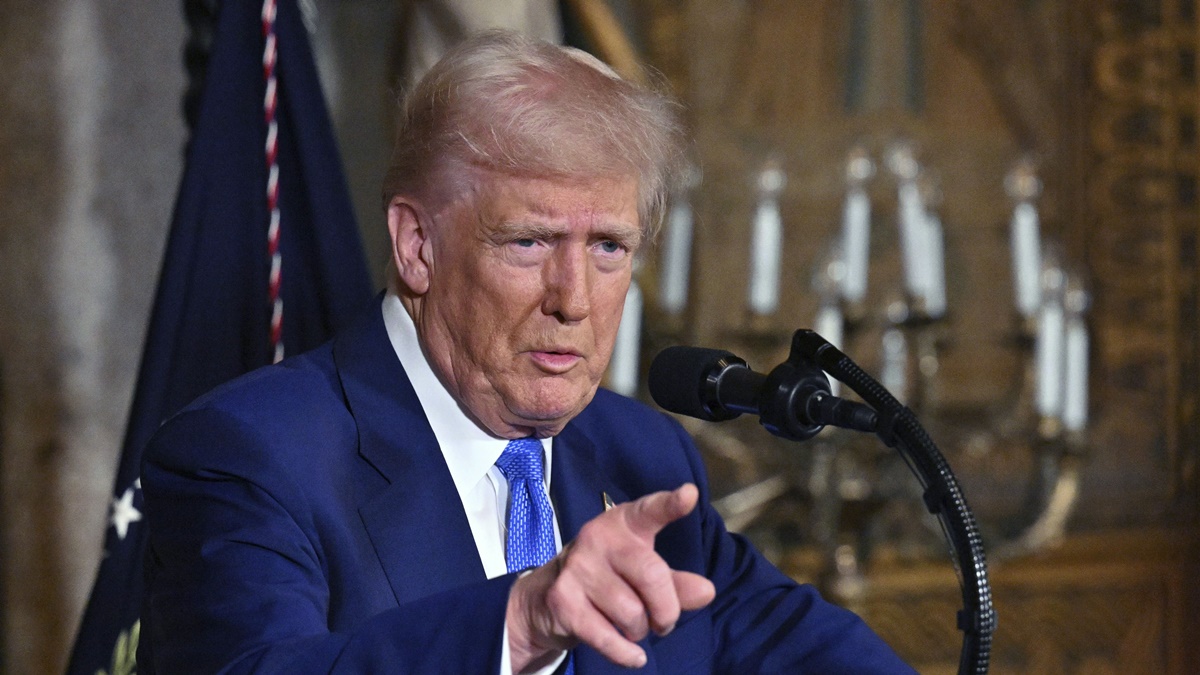 US bombs Yemen Airport after Trump’s warning to ‘annihilate’ Houthi aggression