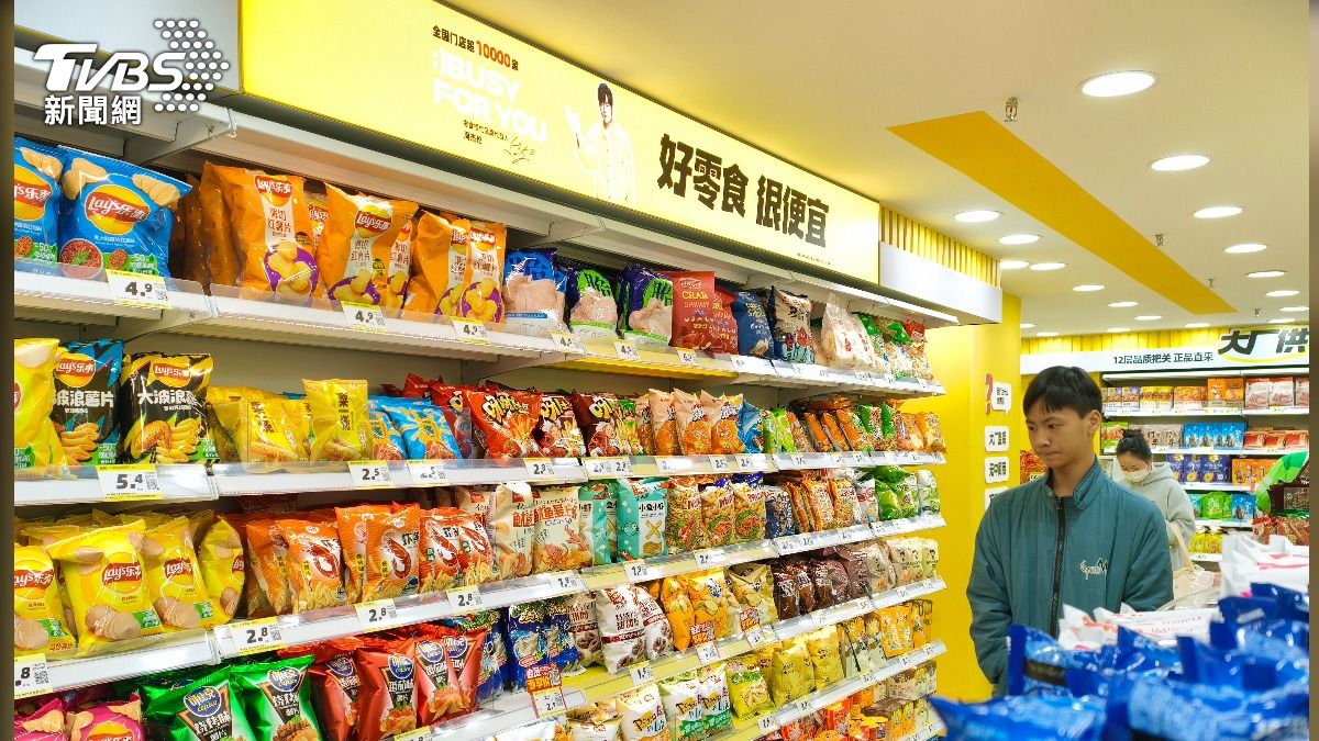 「趙一鳴零食」與「零食很忙」都邀請周杰倫當代言人。（圖：陳相如攝）