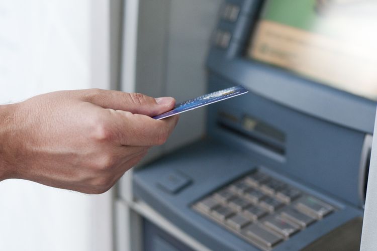 Wanita Bekasi Kehilangan Rp 109 Juta Akibat Penipuan ATM di Minimarket