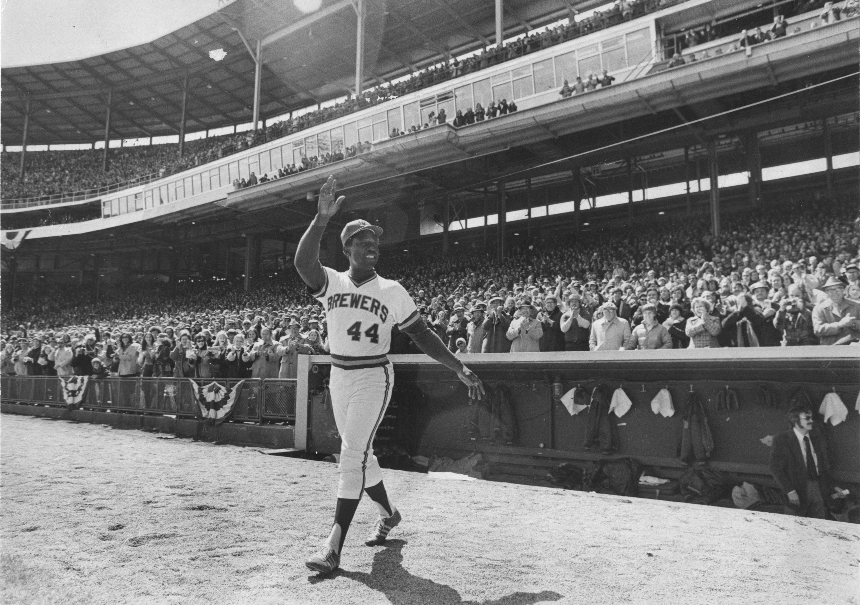 50-years-ago-the-brewers-welcomed-back-hank-aaron-to-his-old-stomping