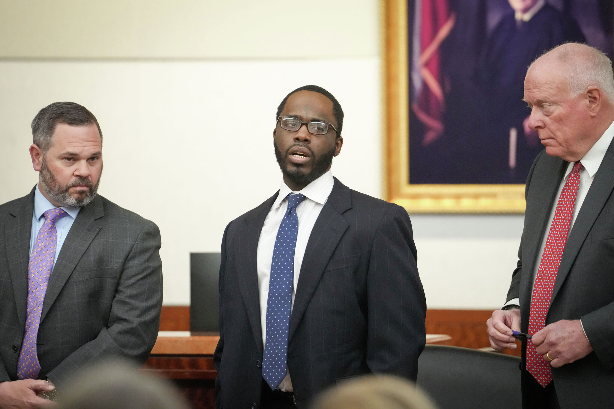 Lawyers ask for Xavier Davis' family to be arrested for refusing to(01)