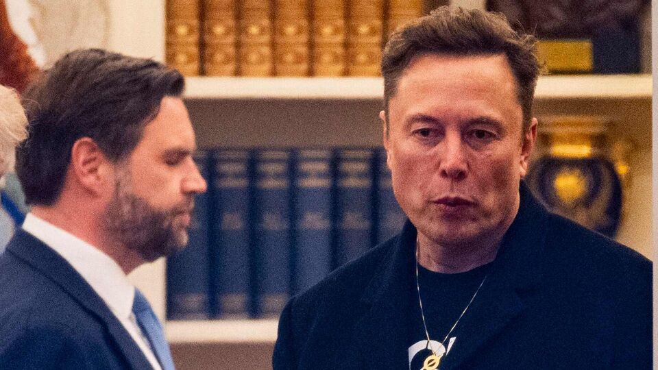 US Vice President JD Vance (C) exits the Oval Office in the opposite direction as US President Donald Trump and Elon Musk (R) walk away before departing the White House on his way to his South Florida home in Mar-a-Lago in Florida on March 14, 2025. (Photo by ROBERTO SCHMIDT / AFP)