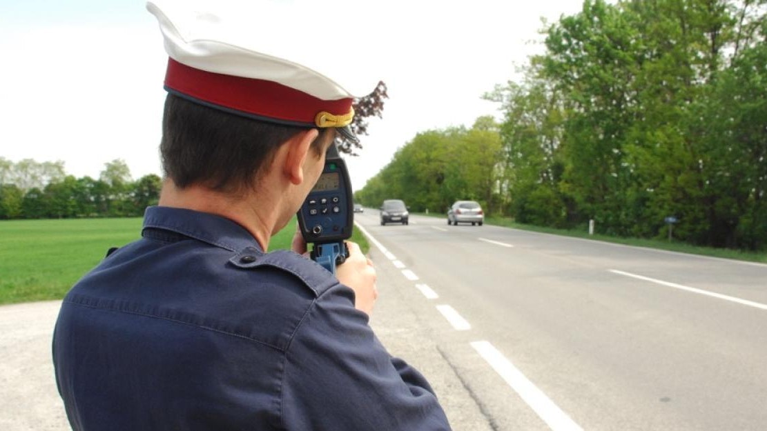 Lenker brettert mit 107 km/h durch 40er-Zone