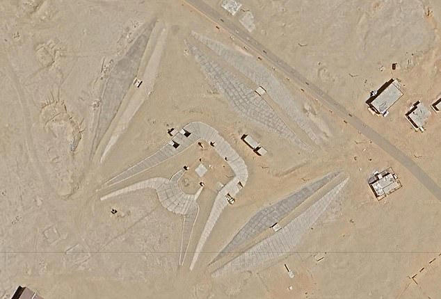 【EGYPT FROM THE AIR】 エジプト 航空写真 #k32 Egypt, aerial view of two Giza Pyramids and Cairo in
