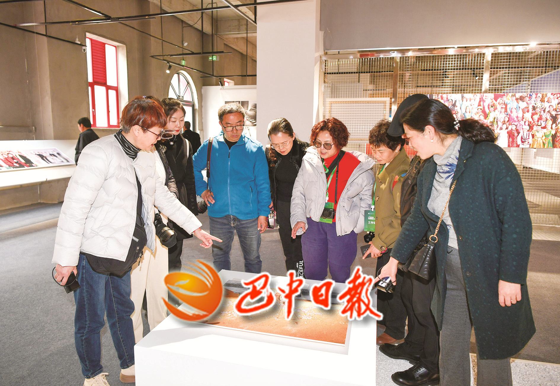 �������š�����ʱ��ȫ����Ӱ��ƷѲչ������վ��ʢ����Ļ