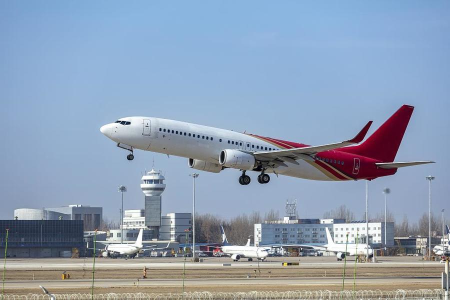 国内航线下调燃油附加费，4月5日后买机票更便宜