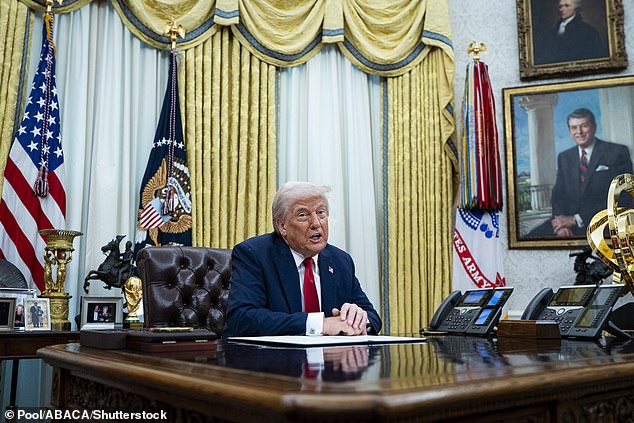 Trump Draws Parallels with Le Pen, Assails French Government