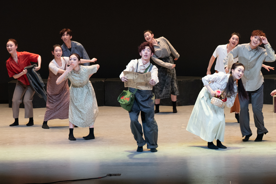 ��Ӱ�赸ʫ�硶�Ϻ�֮�⡷�¾��Ϻ������ߣ�ÿһ��ƽ���˶���һ����