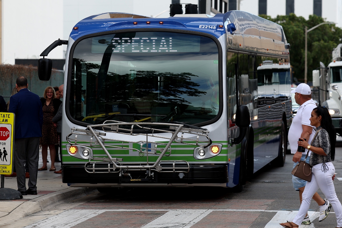 Bus Driver Fatally Shoots 2 Passengers During MidRide Argument(02)