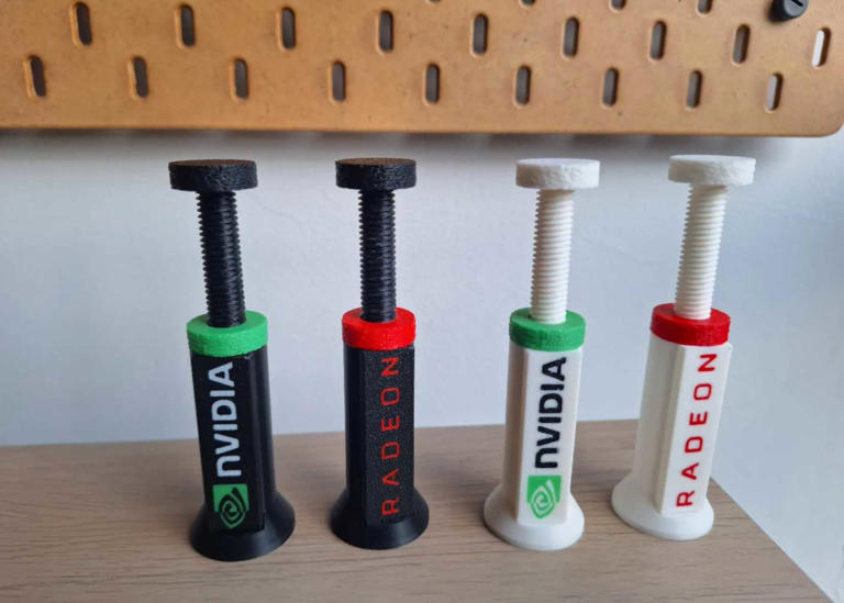 Four adjustable GPU supports with different colors