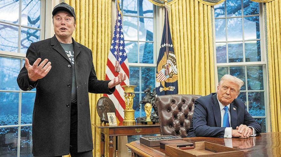 La imagen de Elon Musk viene cayendo estrepitosamente por sus sangrientos recortes en el gasto público, frente a DOGE