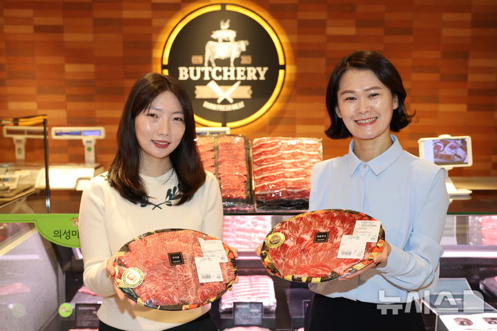 [전주=뉴시스]윤난슬 기자 = 롯데백화점 전주점은 오는 4일부터 10일까지 지하 1층 식품관에서 '올어바웃 미트 페어'(All About Meat Fair) 행사를 진행한다고 2일 밝혔다.(사진=롯데백화점 전주점 제공)