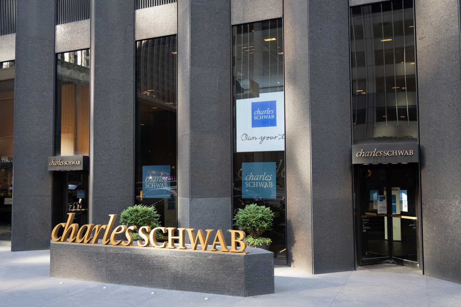 Charles Schwab stock climbs on strong Q3 earnings beat, buoyed by new ...