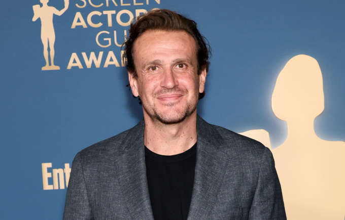 Jason Segel - 6'4''