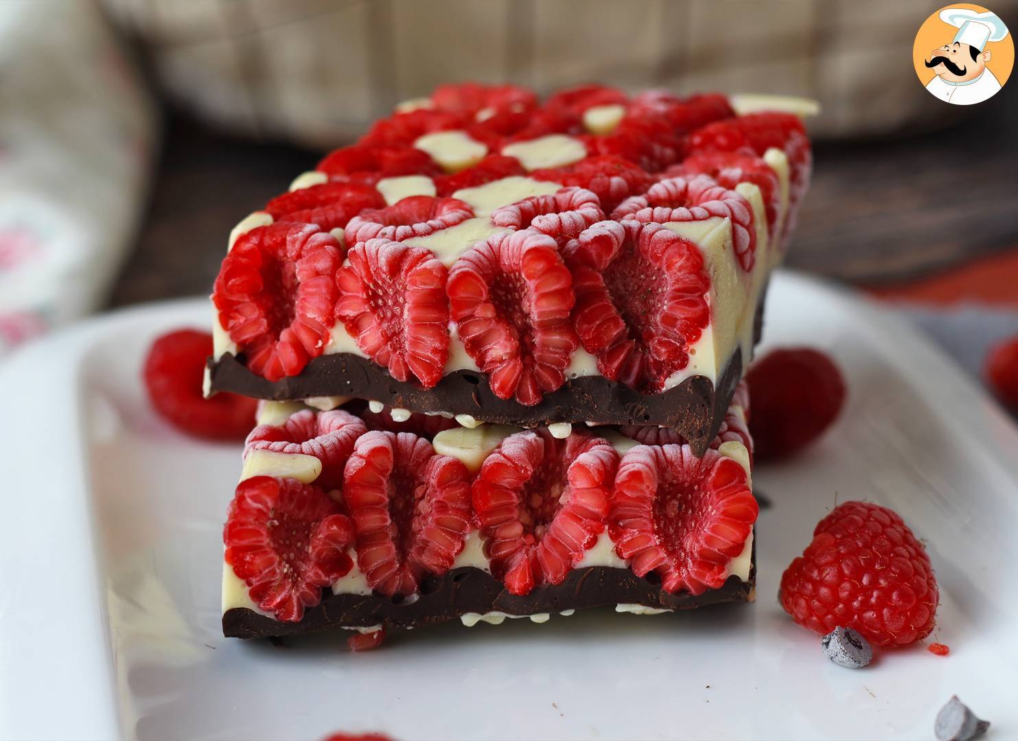 Franui-schokoladentafel mit himbeeren, weißer und dunkler schokolade!