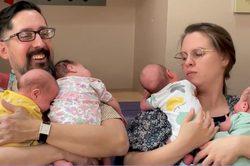 Mom trying for 3rd child gives birth to four identical babies one in