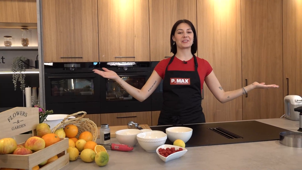 Fruchtige Himbeertorte mit flambierter Schneehaube