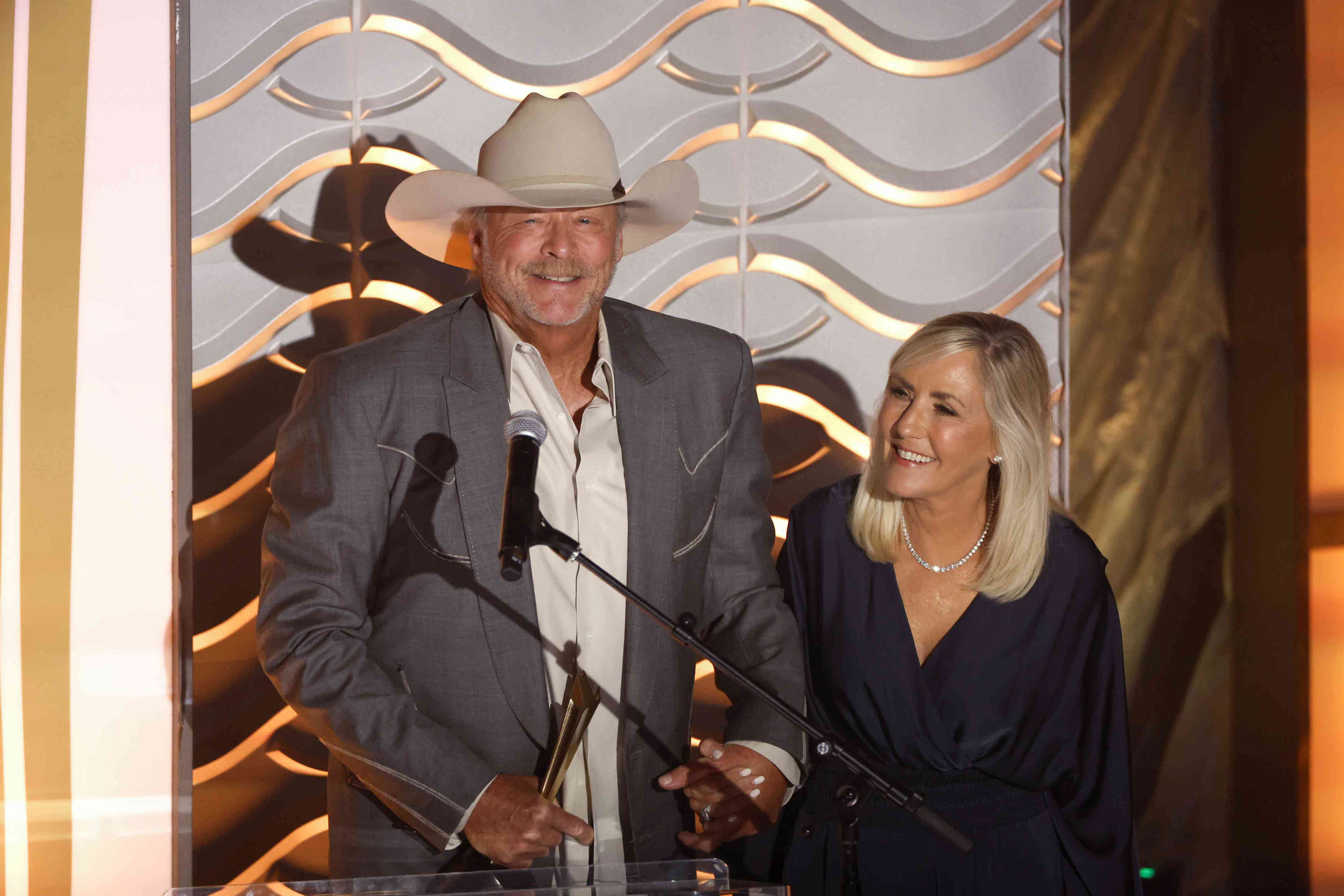 Alan Jackson Shares Sweet Moment With Wife During A Performance On His  Final Tour
