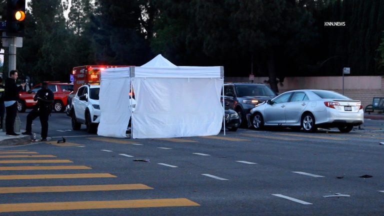 1 dead, 1 injured in Van Nuys crash