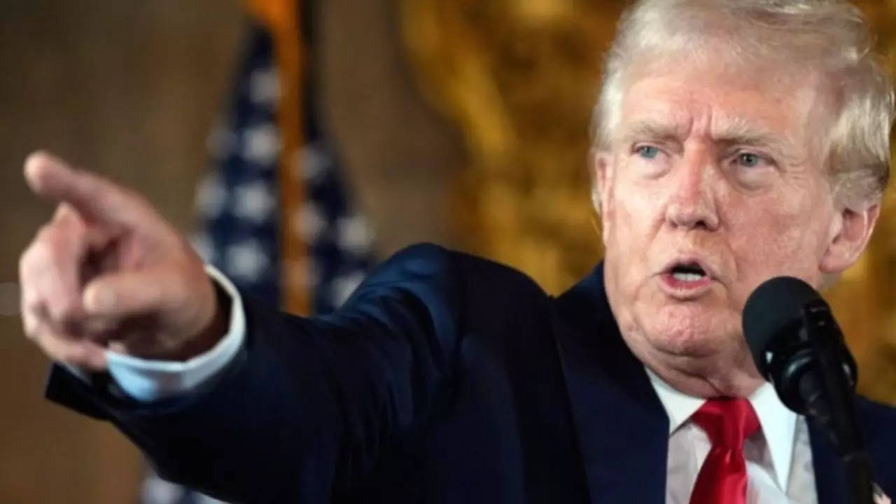 Trump signs retributory orders against ‘Anonymous’ author, former cyber ...