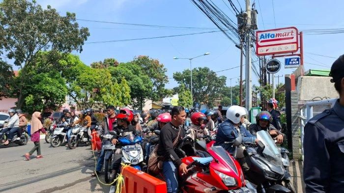 Kantor Samsat Soreang Bandung Kacau, Dipadati Warga Cari Keuntungan Ini
