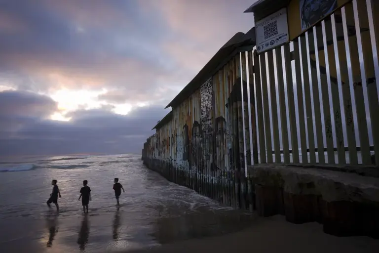 DHS officials point fingers over delays in border wall construction