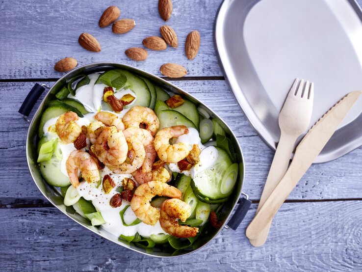Curry-Garnelen mit Gurkensalat: Das musst du probieren!