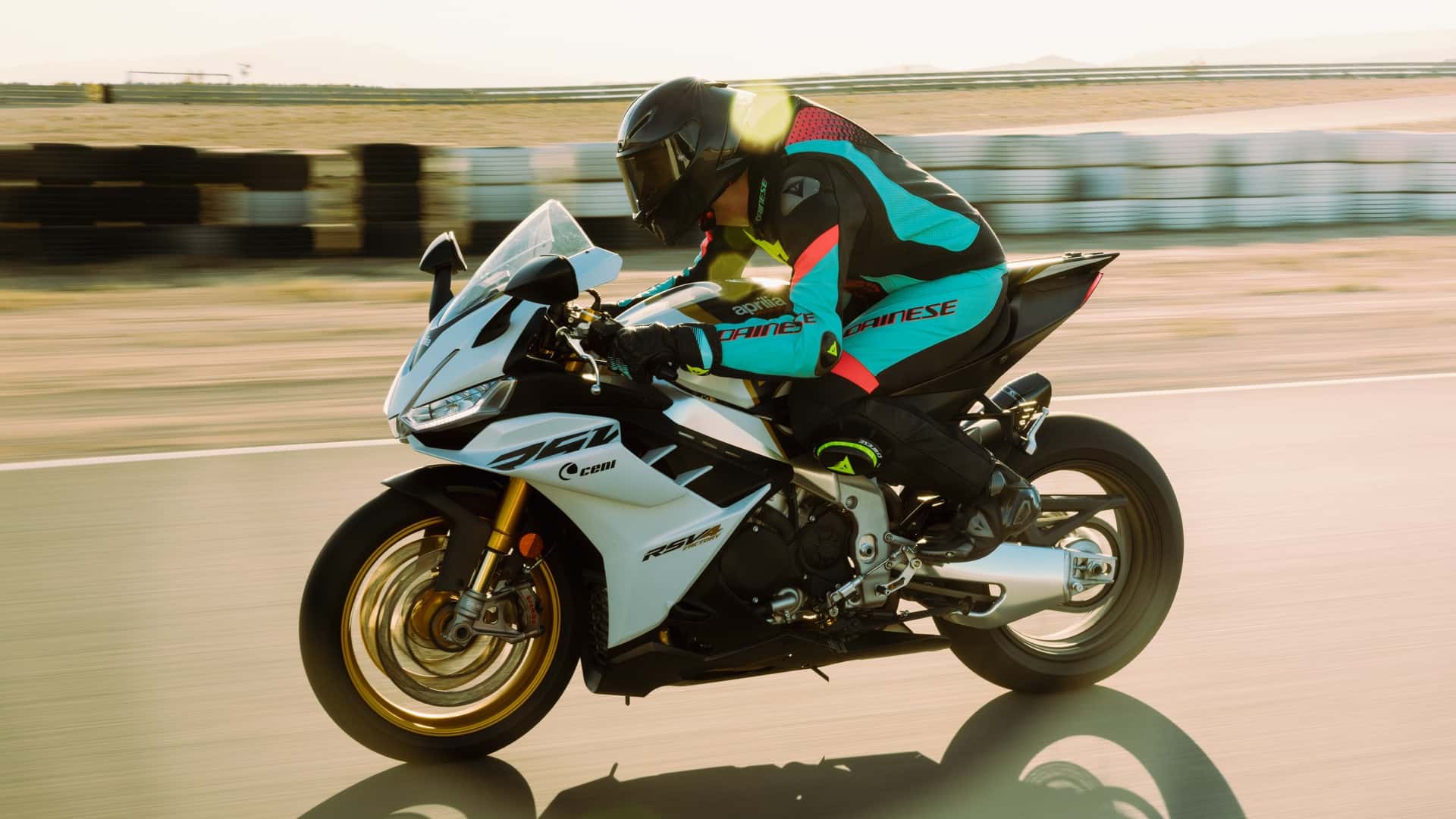 Dainese Unveils Cutting-Edge Racing Gear, including a Futuristic New Suit – International Edition (English)