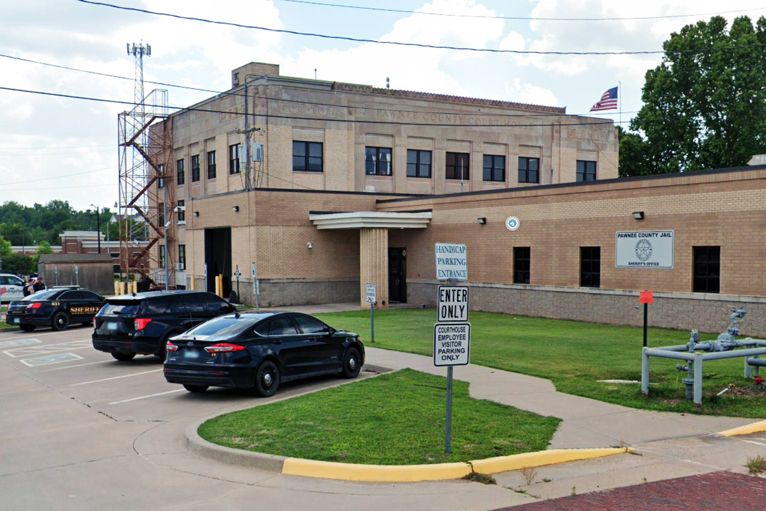 Oklahoma woman scammed 1.5 million out of elderly women posing as men