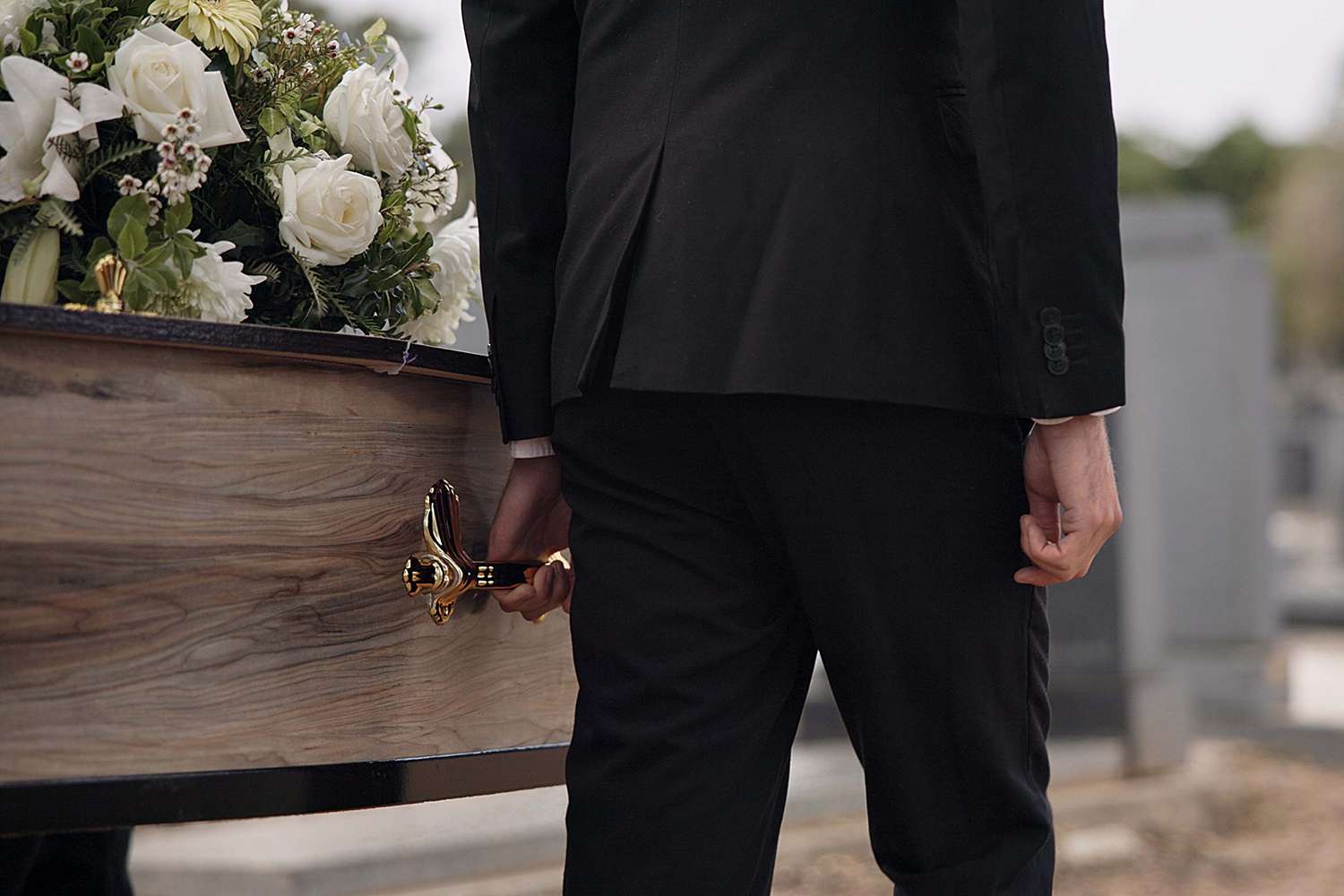 Funeral Pallbearers Fall 6 Feet into Grave Knocking One Out in Shocking(00)