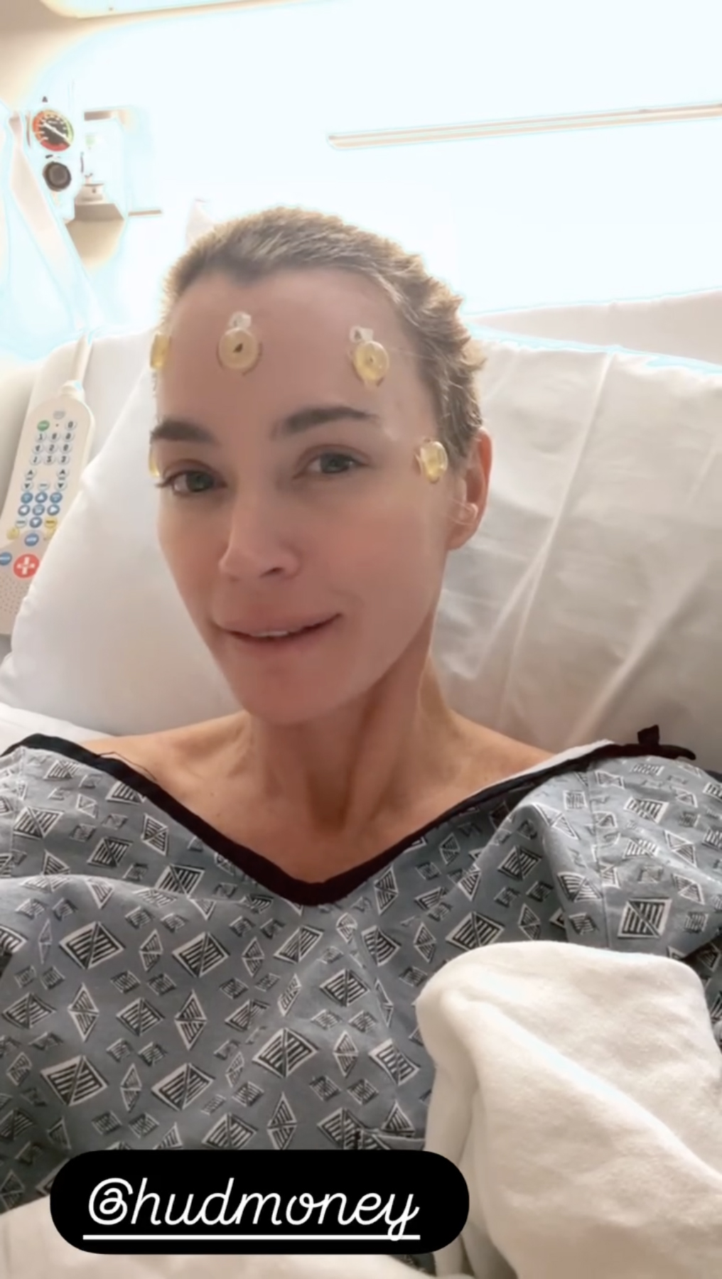 Teddi Mellencamp gets matching tattoos with Kyle Richards and friends