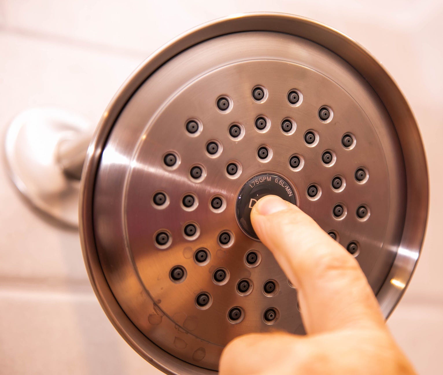 President Trump signs order to make showers great again