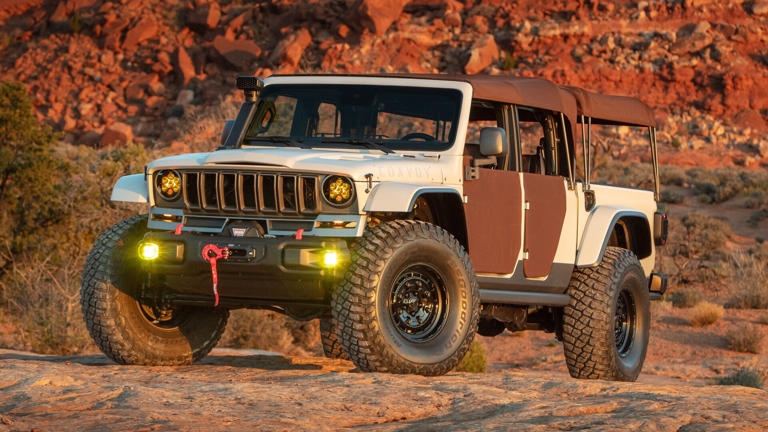 The Wrangler Rewind Concept Zaps the 2025 Easter Jeep Safari Back to ...