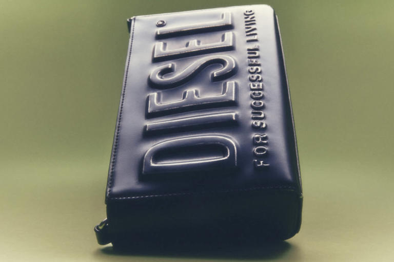 最も完璧な DIESEL ポケットにロゴ ダークグリーン メッセンジャーバッグ バッグ
