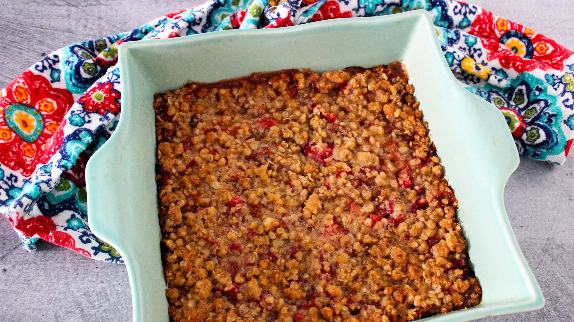 When Rhubarb Is In Season, This Rhubarb Crisp Needs To Be On Your ...
